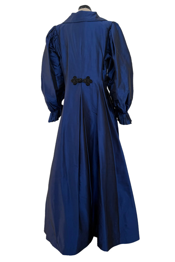 1980s Oscar de la Renta Iridescent Silk Taffeta Blue Coat or Dress w beaded Frog Knots