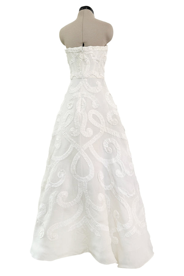 Dreamy Fall 2007 Oscar de la Renta Silk Organza Strapless Wedding Dress w Silk Ribbon Embellishment Detailing