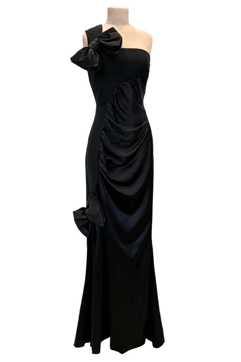 Stupendous Spring 2008 Valentino Runway One Shoulder Black Dress w Bow –  Shrimpton Couture