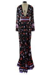 Rare Spring 1979 Chloe by Karl Lagerfeld Stunning Silk Print Plunge Dress w Belt