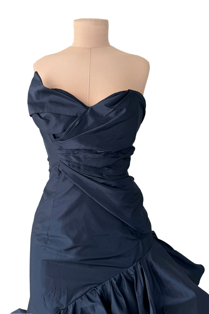 Resort 2011 Oscar de la Renta Runway Deep Blue Strapless Silk Dress w Elaborate Ruffled Skirt