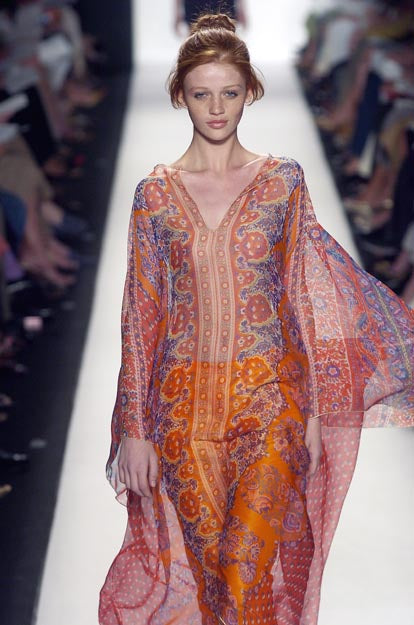 Dreamiest Spring 2005 Oscar de la Renta Runway Print Silk Chiffon Caftan Dress W Beaded Detailing