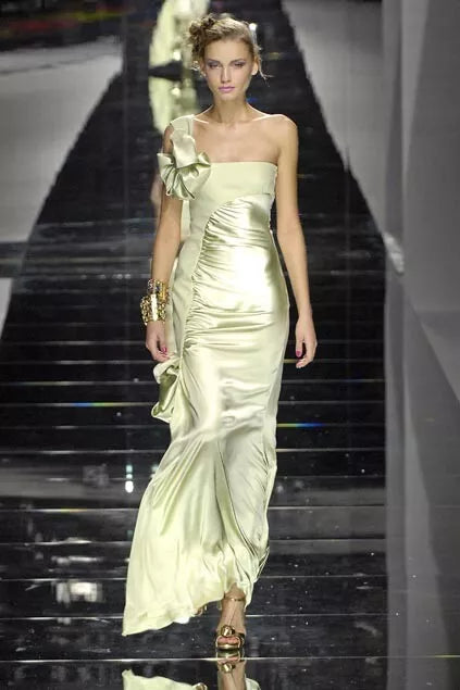 Prettiest Spring 2008 Valentino Runway Look 75 One Shoulder Silk Dress w Bows