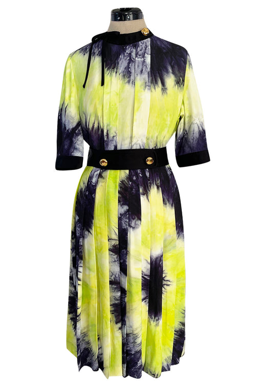 Gorgeous Spring 2019 Prada Look 41 Runway Neon Green & Navy Tie Dye Dress