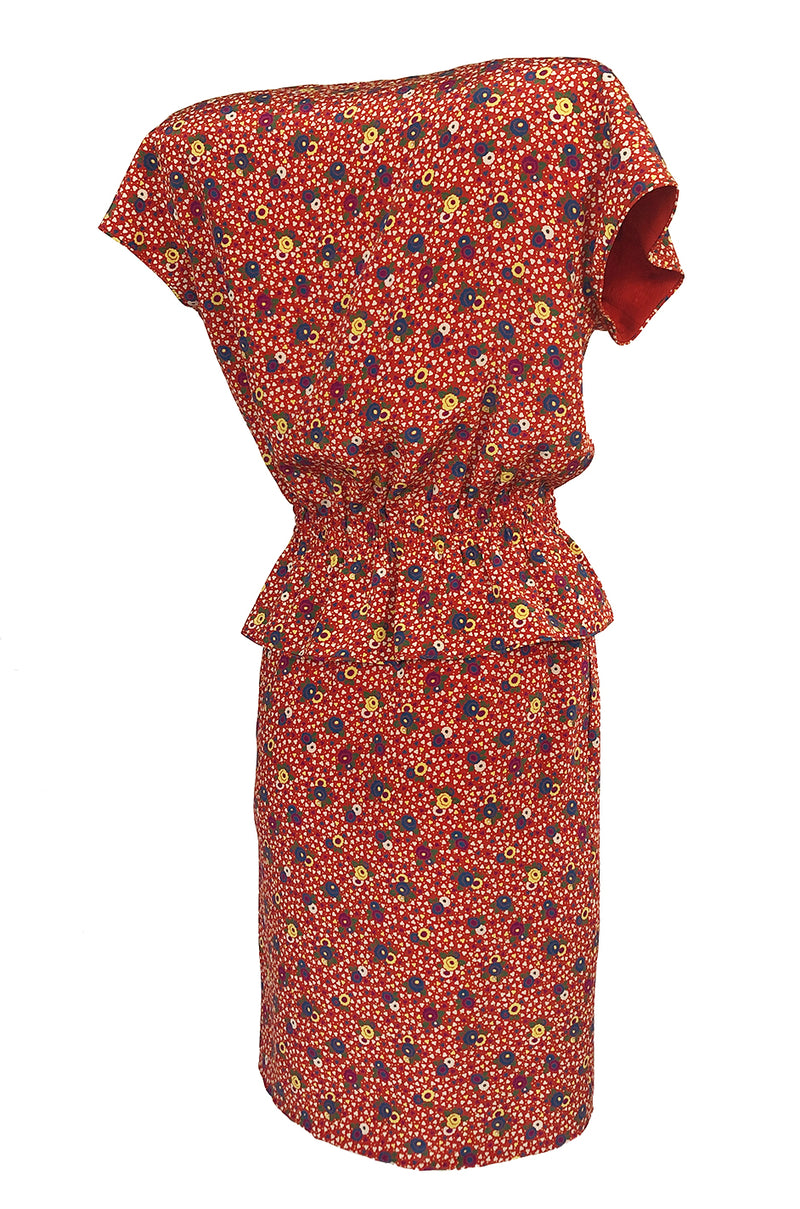 Gorgeous 1970s Valentino Floral Printed Red Silk Jacket and Skirt Suit Set