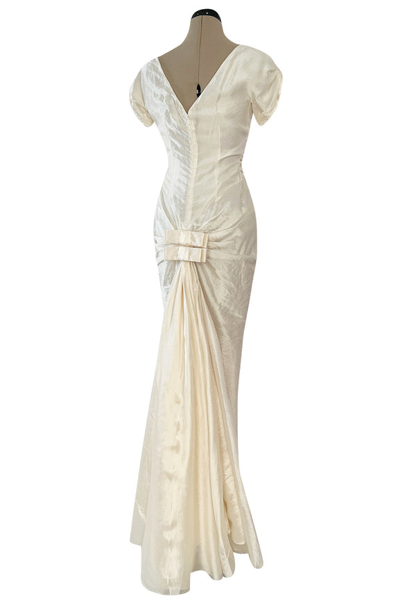 Incredible Spring 2006 Christian Dior by John Galliano Textured Ivory Silk Hourglass Dress