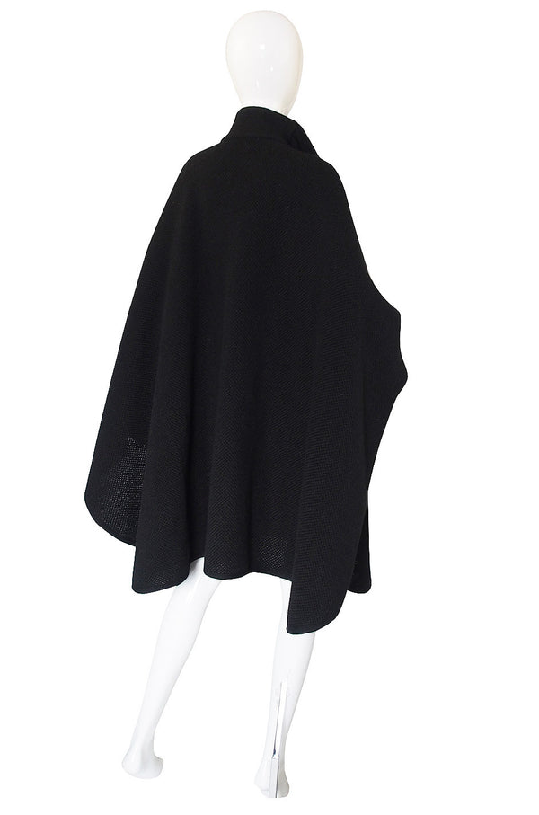 1970s Valentino Knit Cape withTie Neck