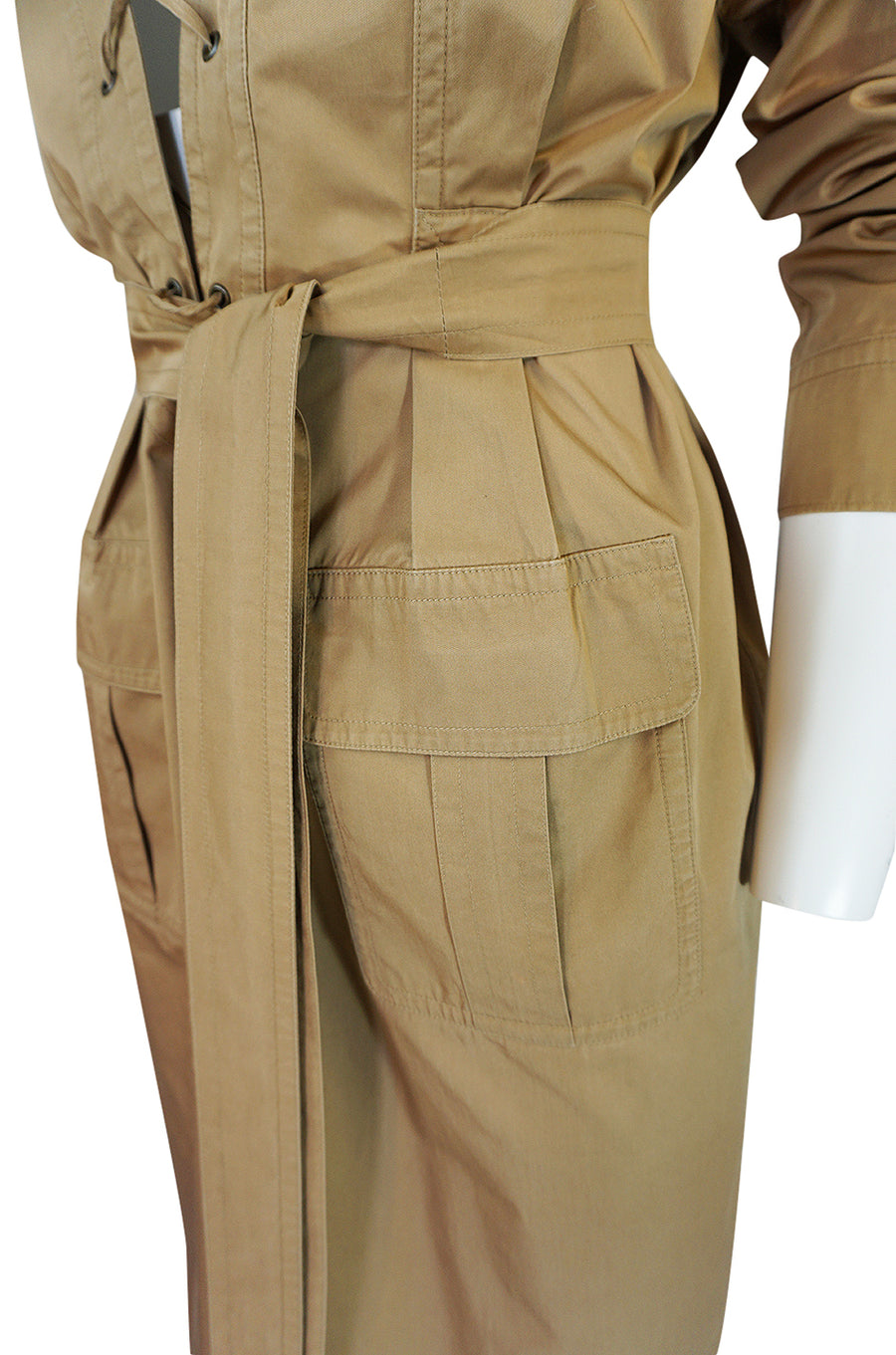 Coat dress size 6 store button front belted silk blend linen look. Belted or not. Side Slits tan khaki safari look spring, summer,fall. Outlander